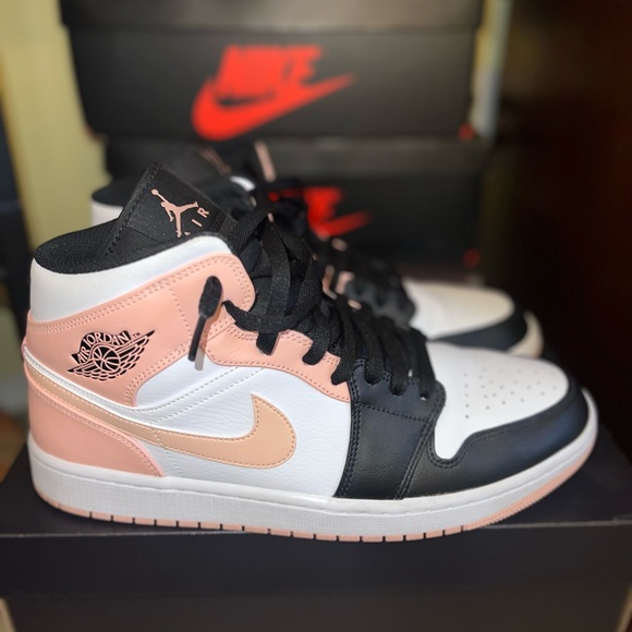 Air Jordan 1 Artic Orange Black Toe - Picture 5 of 6